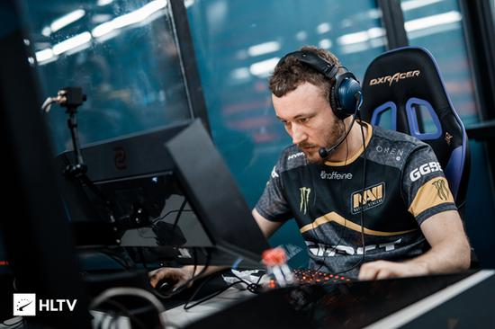 左打者一记 左打者一记