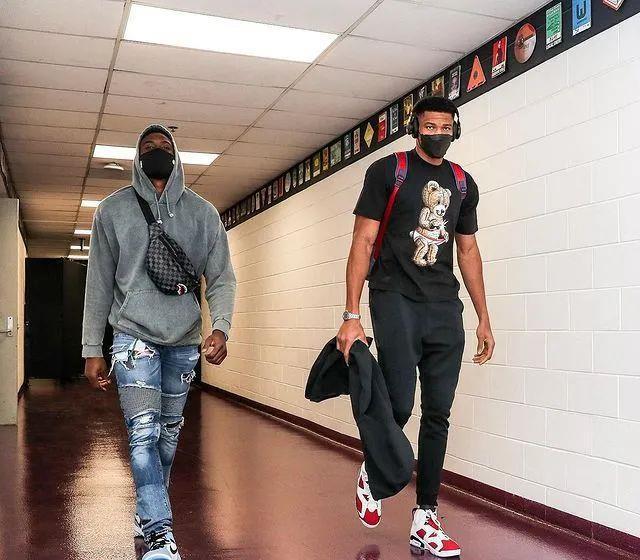 外线三分即 外线三分即