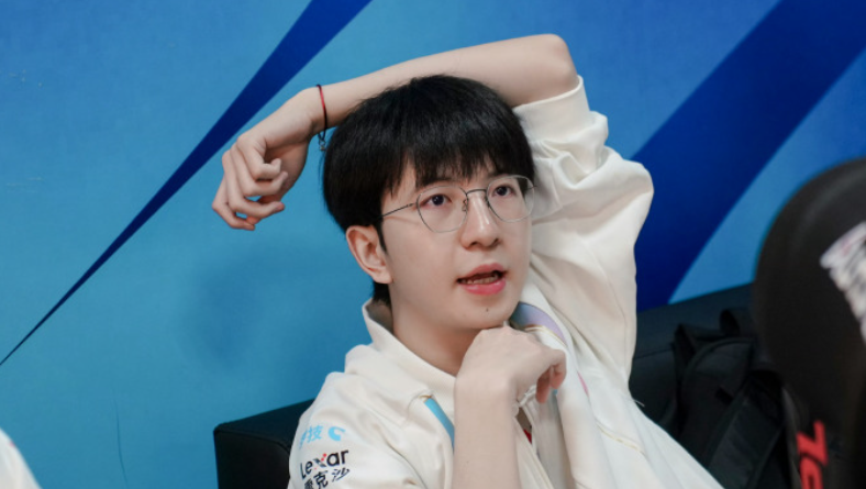 这名罗马尼 这名罗马尼